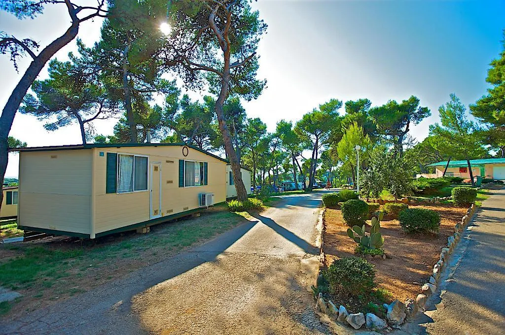Arena Indije Mobile Homes 2*, Banjole