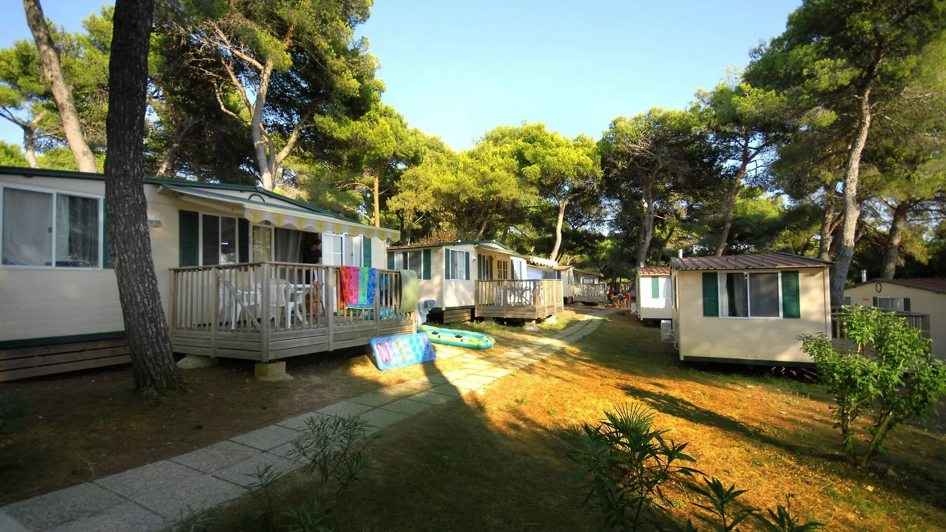 Arena Indije Mobile Homes 2*, Banjole