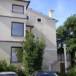 Gostinjska kuća Apartments Premantura